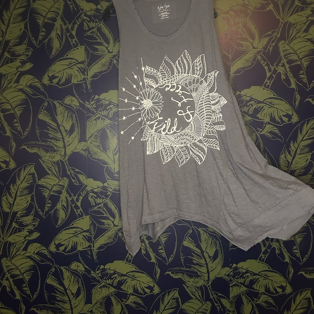 Gray Graphic Tank Top - Picture 2 of 4